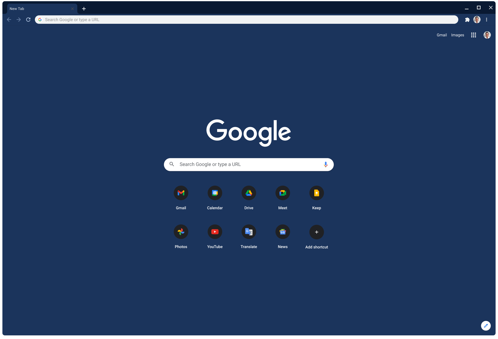 使用藍灰色主題並顯示 Google.com 網頁的 Chrome 瀏覽器。